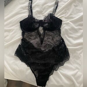VICTORIA’S SECRET LACE TEDDY BODYSUIT - NWT